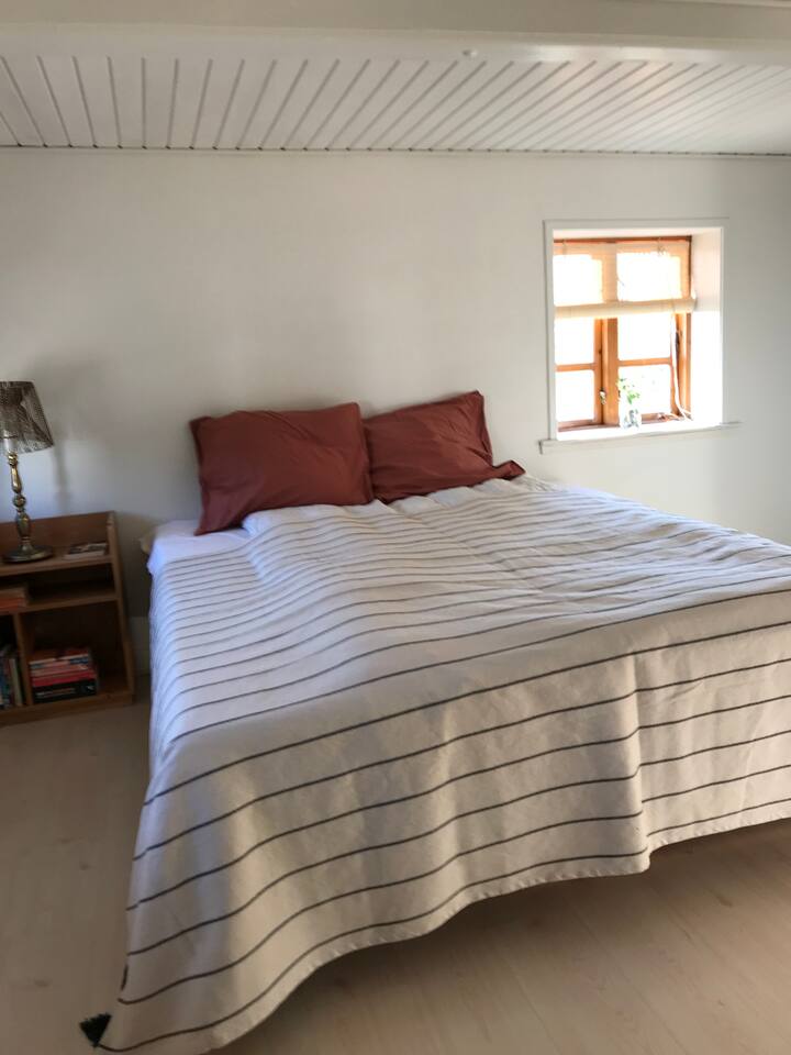 Master bedroom en suite