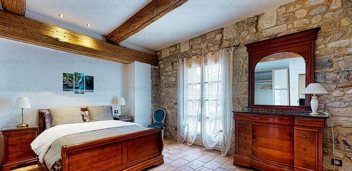 140号卧室3号卧室，配有床垫 