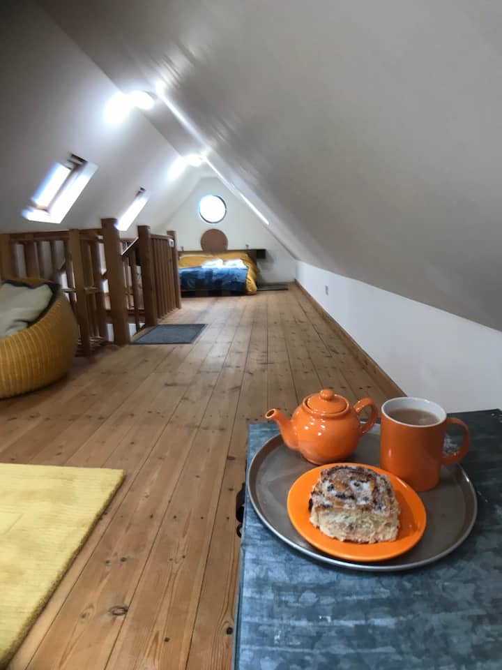 Საძინებლისკენ იყურეთ