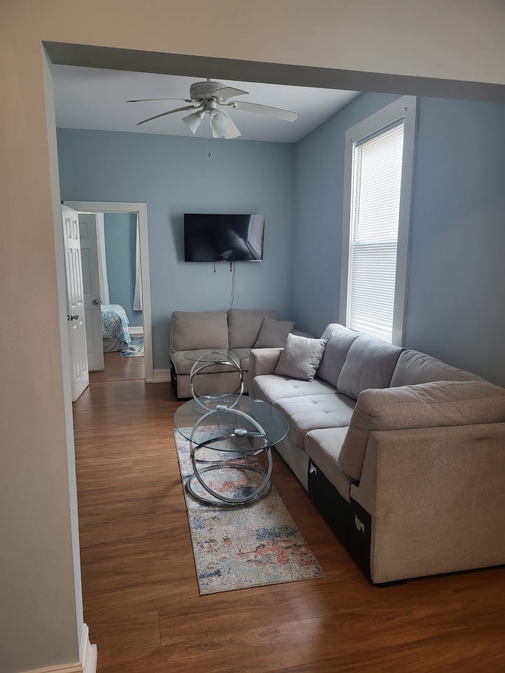 Диванът се превръща в легло