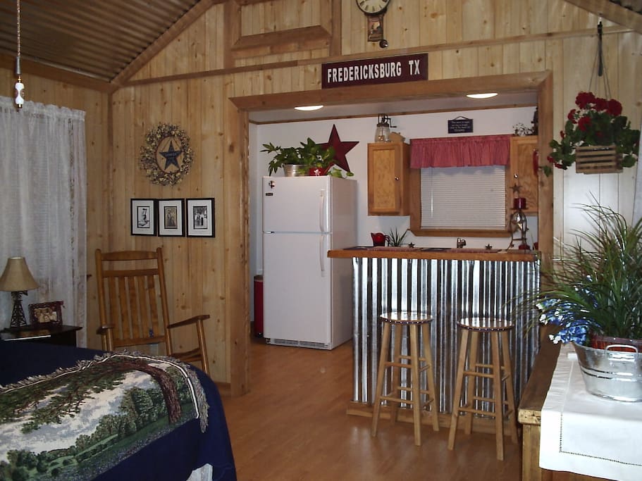 Dining bar
