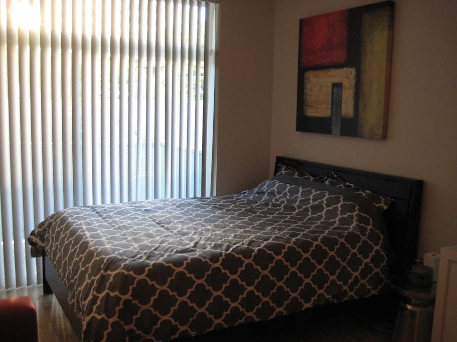 Queen Size Memory Foam Bed