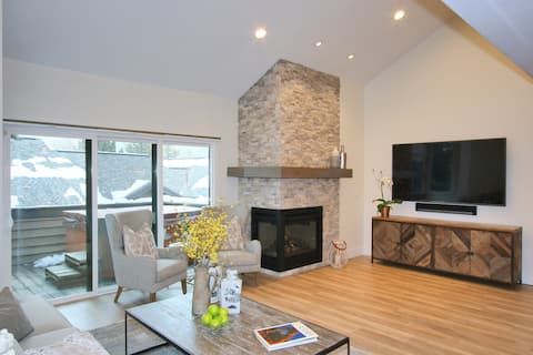 BRAND NEW Canyon Retreat 3 BD 4 BTH w/ Hot Tub