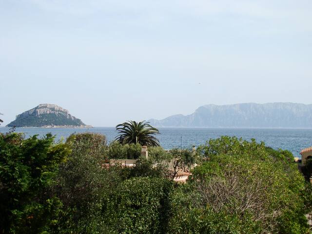 Airbnb Spiaggia Cala Sassari Holiday Rentals Places To Stay Sardegna Italy