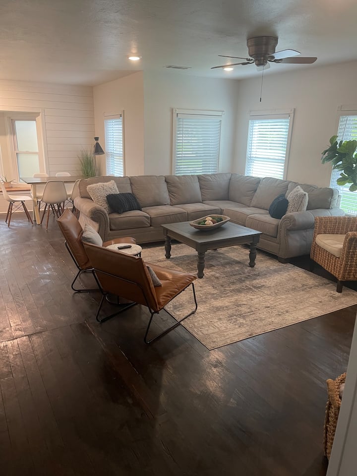 Hometown Hideaway - Mena, AR