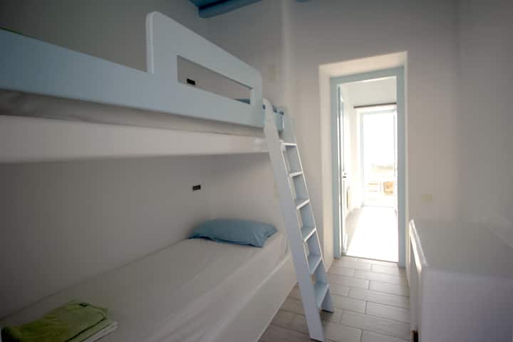 Dhoma e katërt e gjumit me krevat marinar