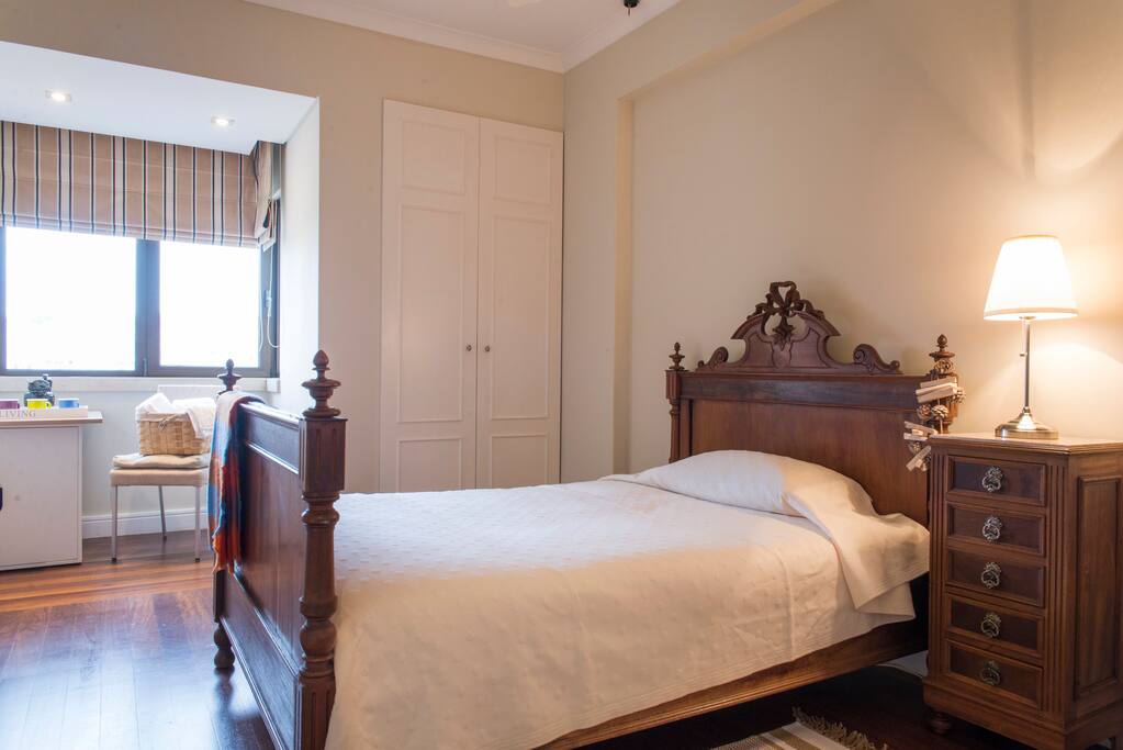 Classic Bed