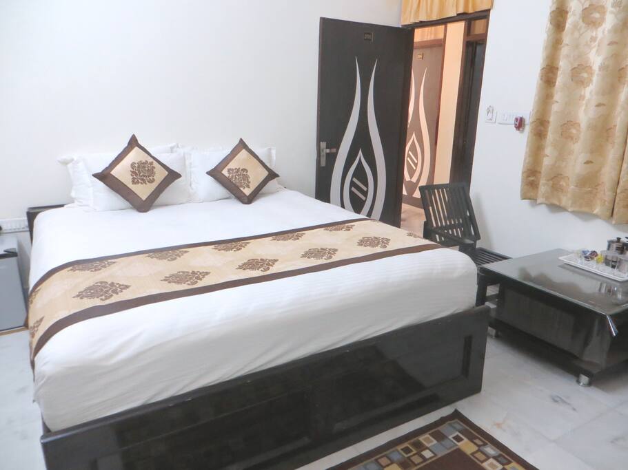 Bed room opposite view