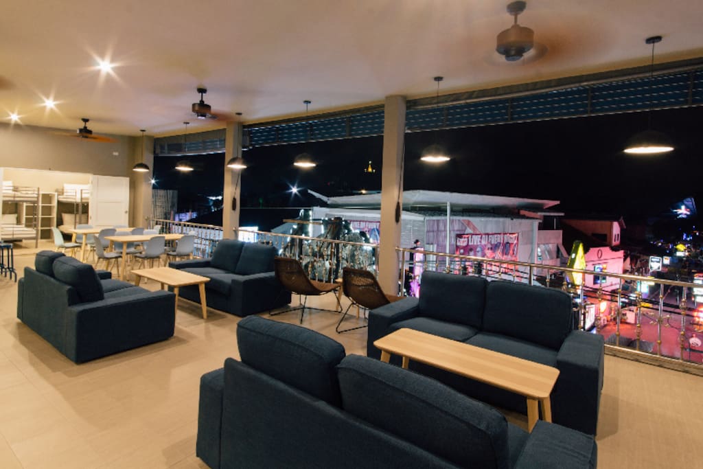 Rooftop Guest Lounge and Bar
