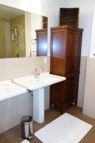 HUGE LUXURY 2BD/2B, 7mn TO TIME SQR gallery image 5