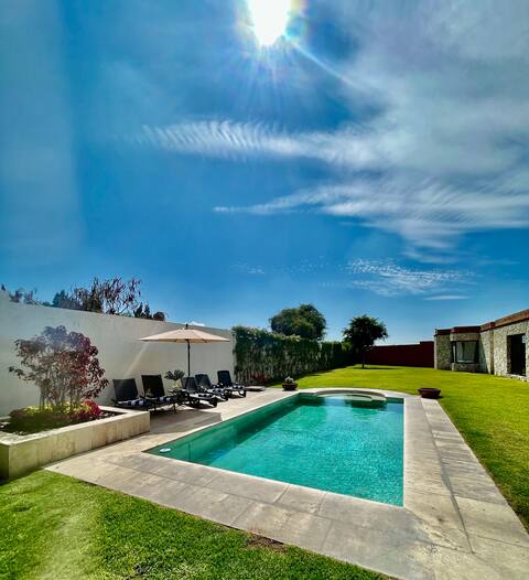 “La Encina MX” Beautiful house, cook for 20 people