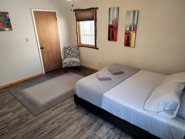 Შუა დედოფლის საძინებელი ფუტონით