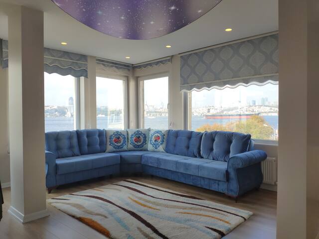 Unique Bosforus SEA VIEW- Decent Flat for 12 pax! gallery image 3