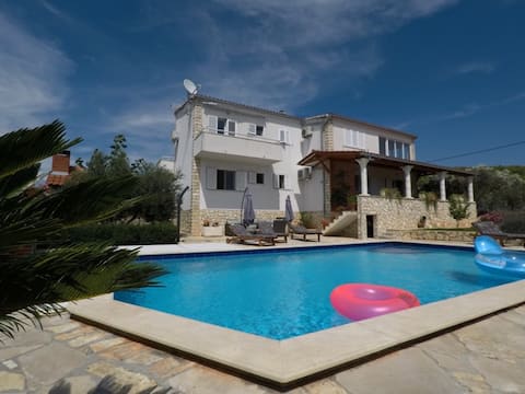 Top Airbnb: Apartment Maki in Općina šolta