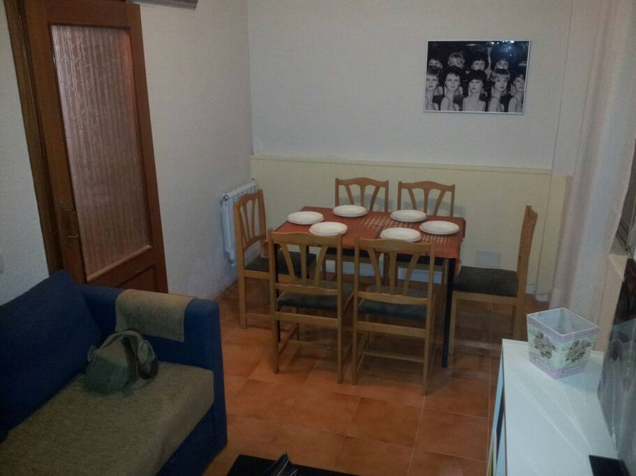 Vista Salón comedor desde otro ángulo.
