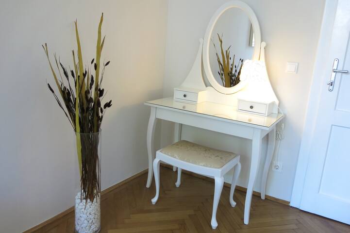 aeki CITY gallery gallery image 4