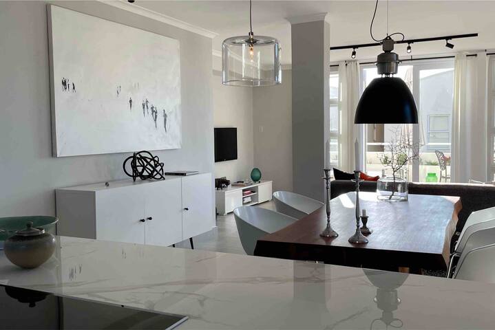 The View Cape Town “THE ART of LIVING” gallery image 4