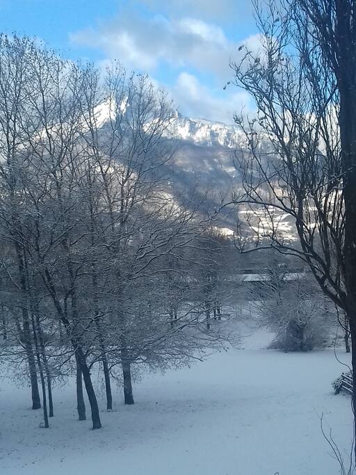 Vue de la terrasse L'hiver sur le Vercors