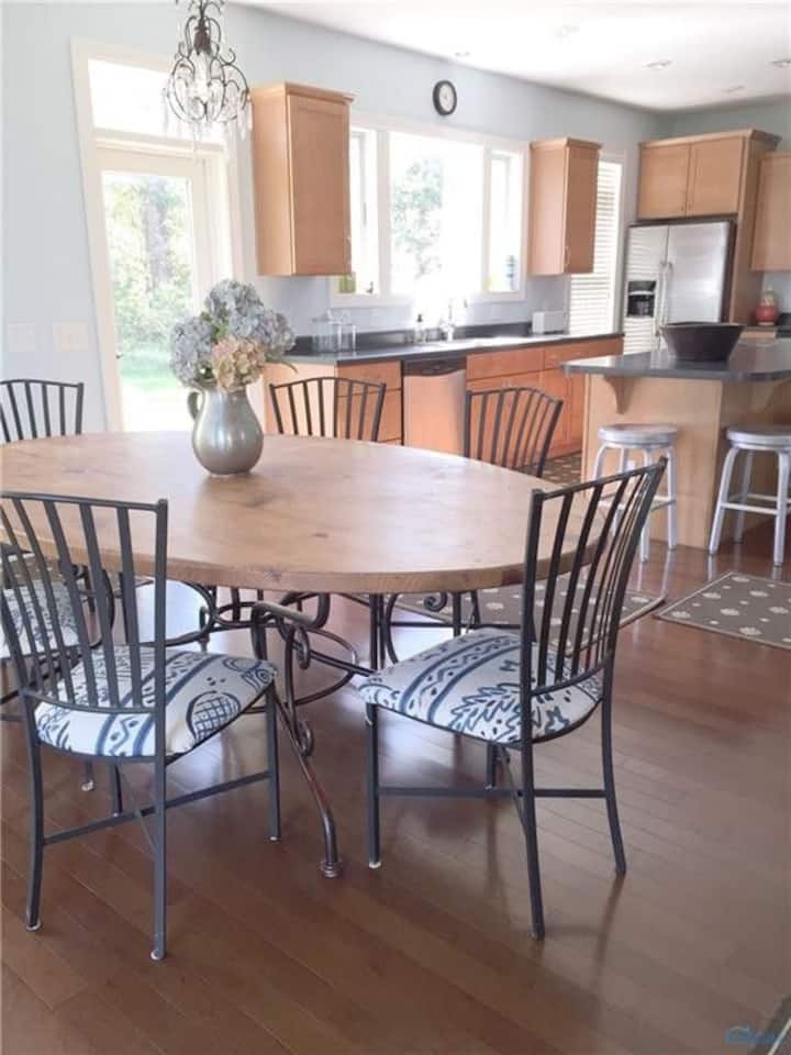 Kelleys Island Getaway Houses for Rent in Kelleys Island, Ohio