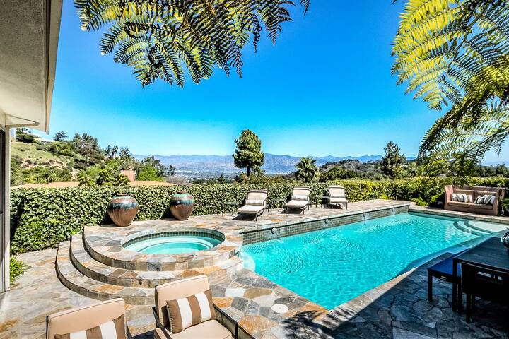 Hollywood Hills Mid-Century Modern gallery image 4