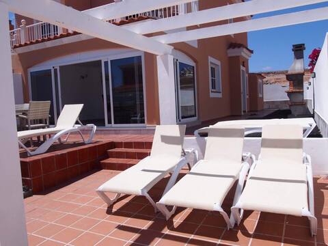 Casa Rosina, stunning and spacious with sea views