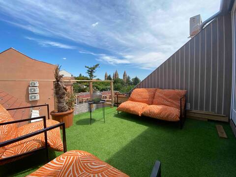 Tetôteraszos lakás panorámával