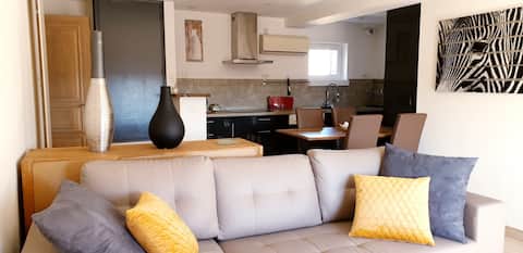 Vue sur la cathédrale d'Uzès 2