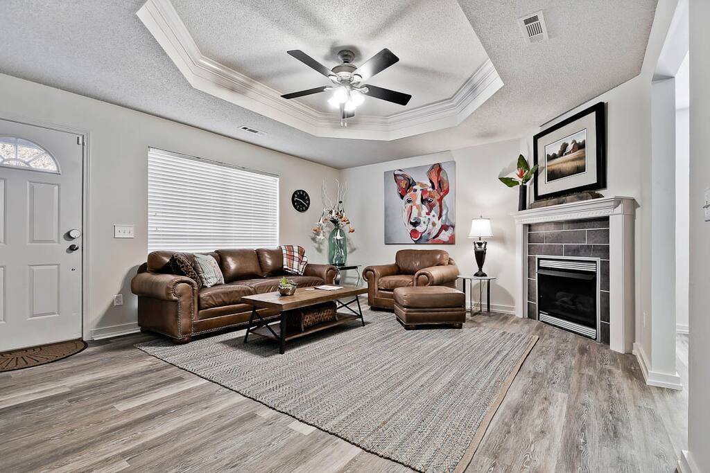 Spacious living area with fireplace