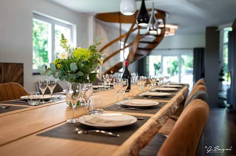 Popular Airbnb listing: NEW – Le 145 Spa – Luxury vacation rental for 12 people – Sauna – Hot tub in Spa