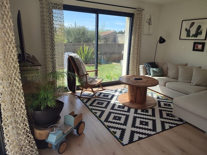 Maison Lumineuse + Jardin, Proche Centre-ville - Vaucluse