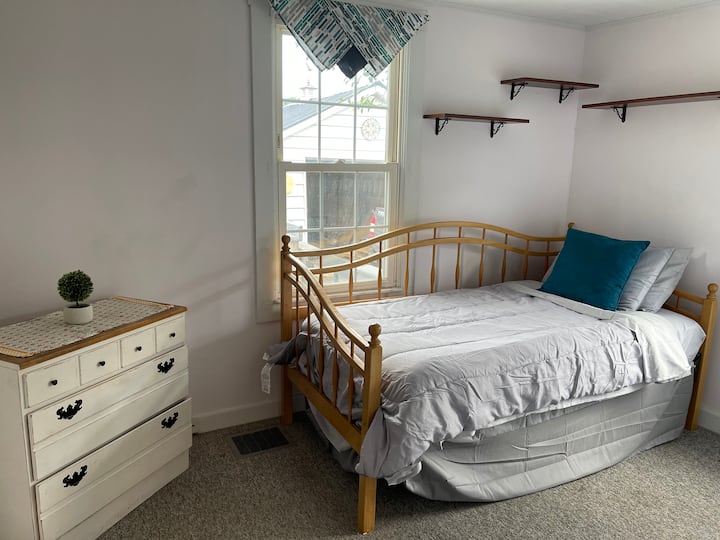 4th bedroom