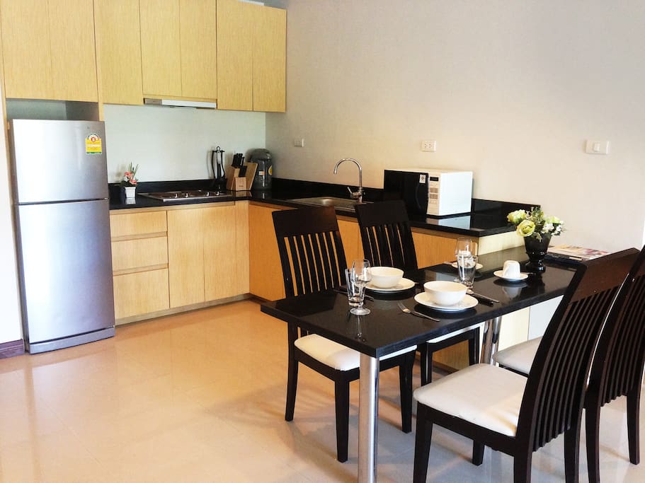 KITCHEN & DINING