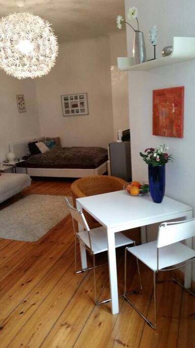 Bed- and living room