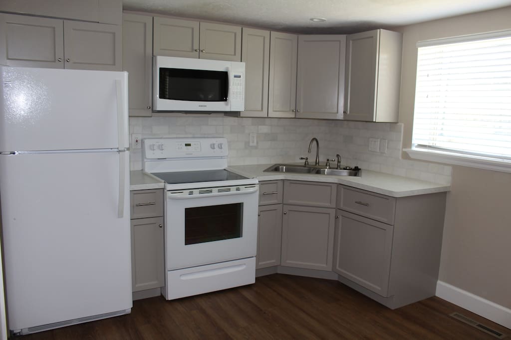 Beautiful Kitchen/Living Room