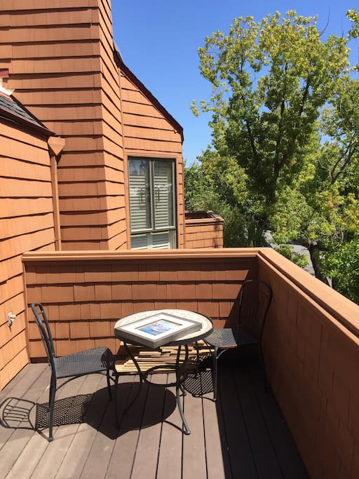 Lower level terrace.
Great spot for morning coffee