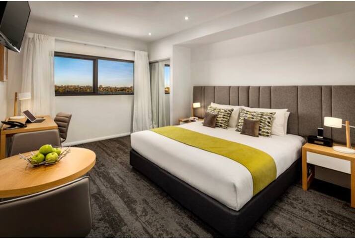 Three Bedroom Apartment with Balcony and WiFi gallery image 3