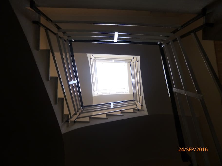 The light and bright Castilian staircase connects the house