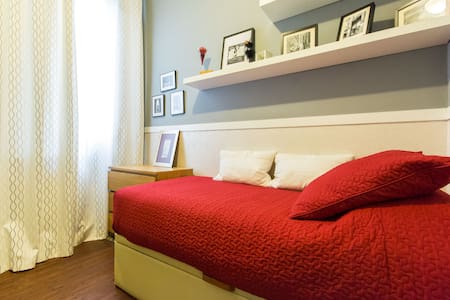 Ciutat vella sublets, short term rentals & rooms for rent airbnb ...