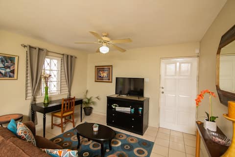 Retreat to a Stylish 2Br/2Ba in Waterloo Gardens