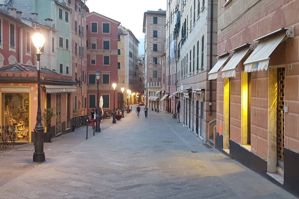 la via di casa con il Brico Caffè
