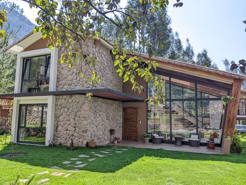 Beautiful and exceptional cottage with a pool