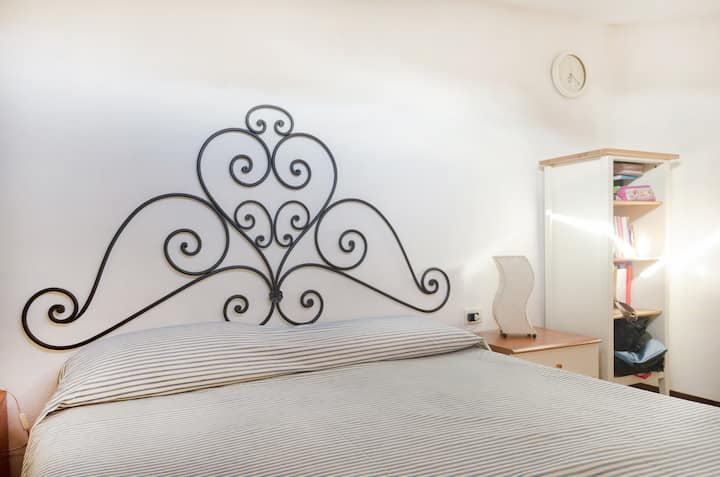 Chumba cha kulala kwenye roshani/chumba cha kulala cha Mezzanine