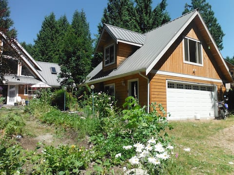 **Halfmoon Bay BC private loft**