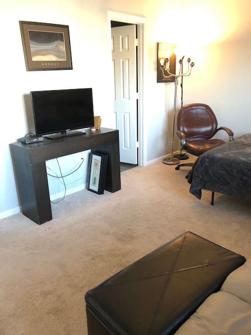 Private Room - Cable TV