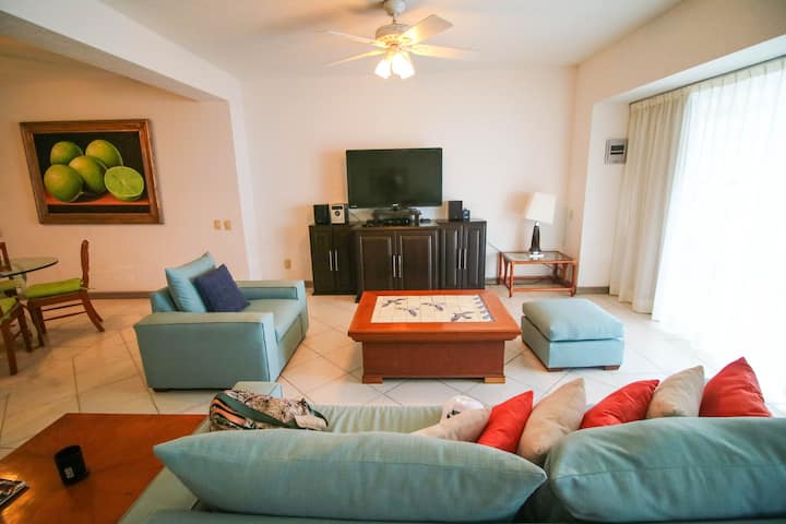 Spectacular View From Beachfront 11th-floor Condo - Nuevo Vallarta