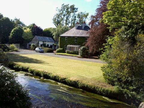 Carley's Bridge House