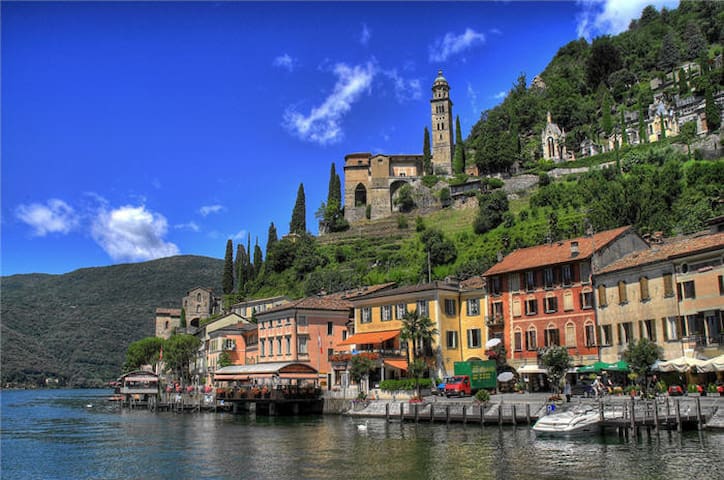 Relax on the shore of lake Lugano