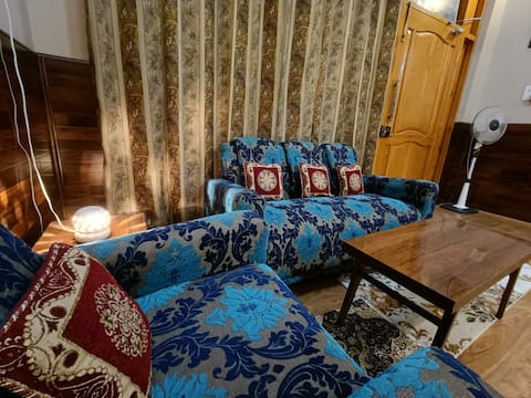 GMS-Offshore HomeStay-Dal Lake
24X7AC-Heating-WiFi
