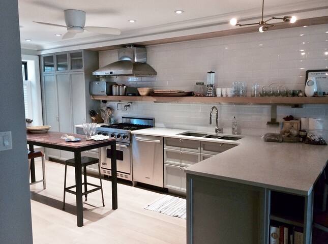 Perfect Park Slope: Sunniest Brooklyn Brownstone gallery image 3