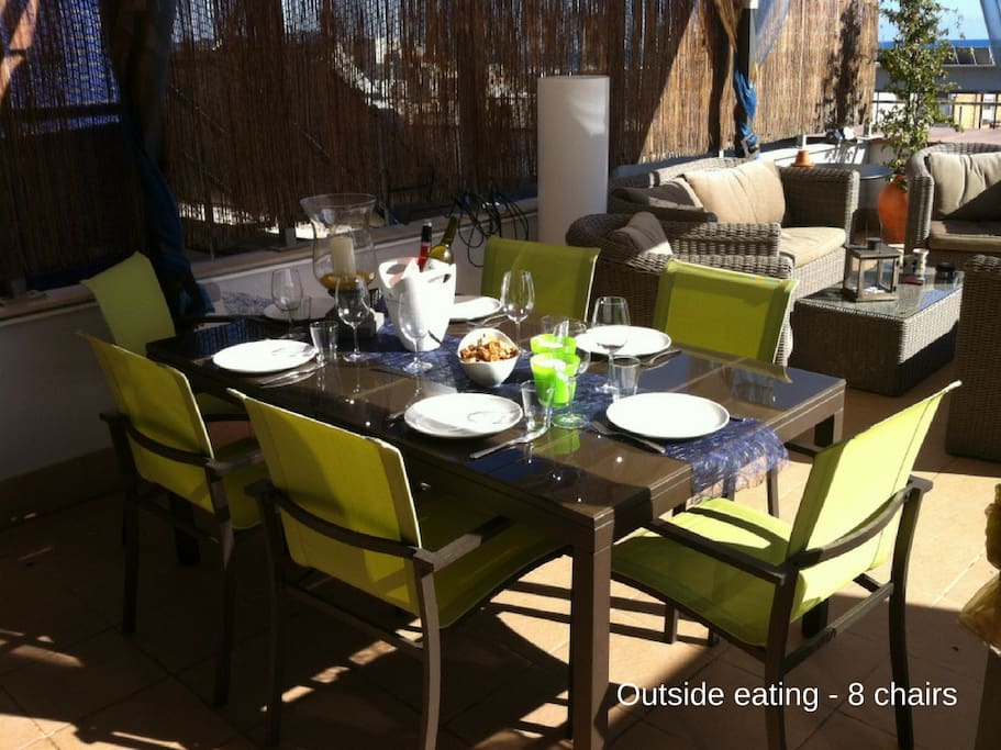 Dining for 8 at the terrace